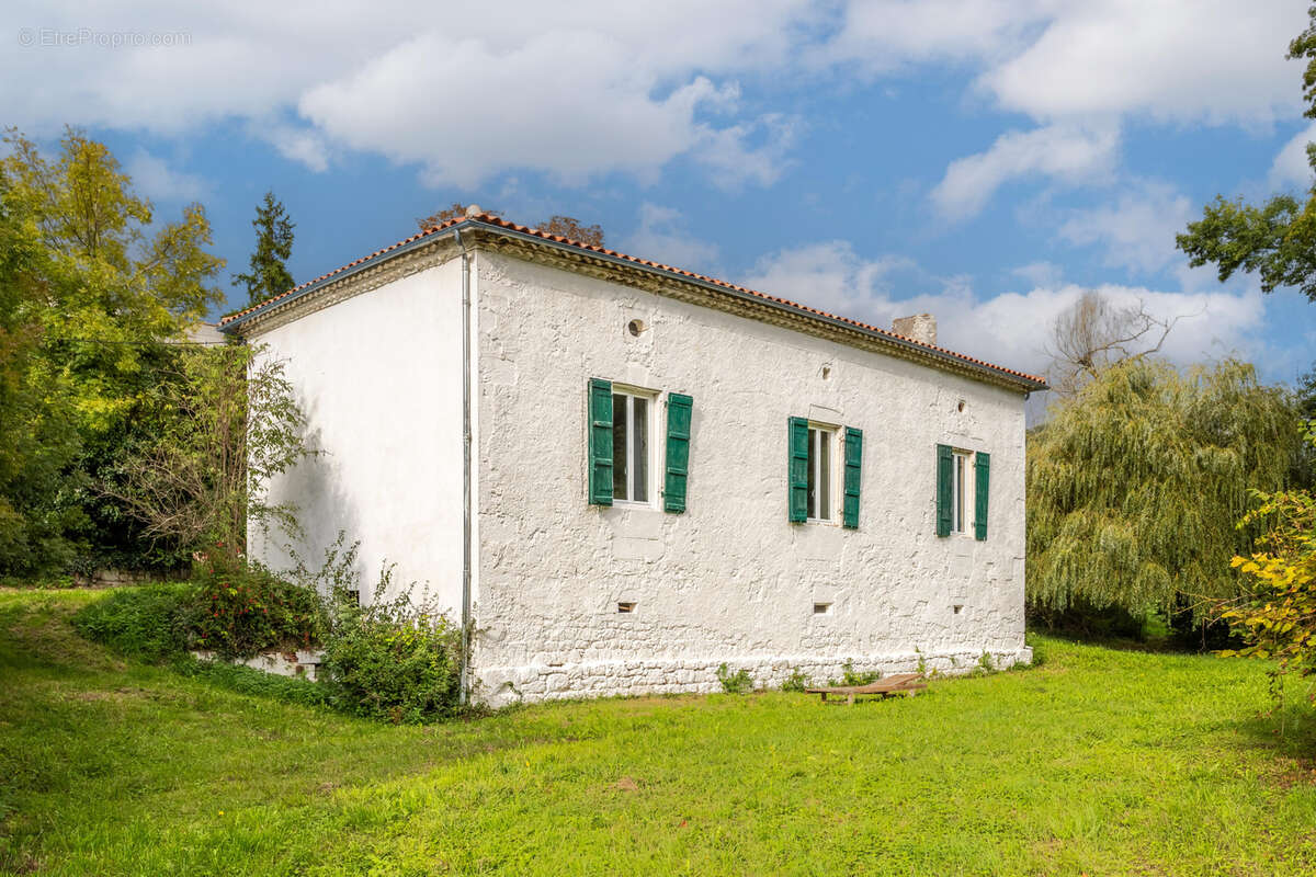 Maison à LACOUR