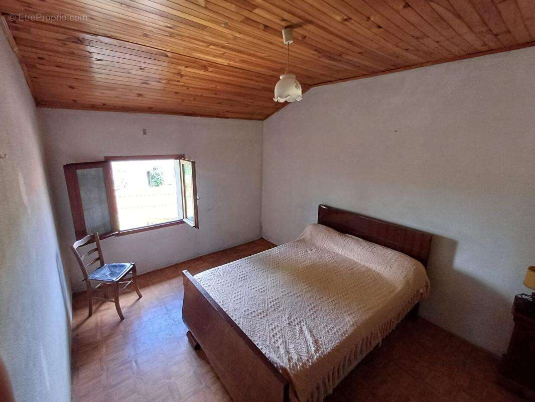 Maison de 100m² en pierres avec dépendances - photo 11