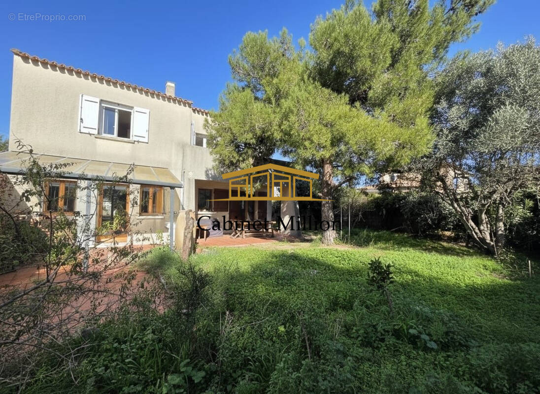 Maison à VIC-LA-GARDIOLE