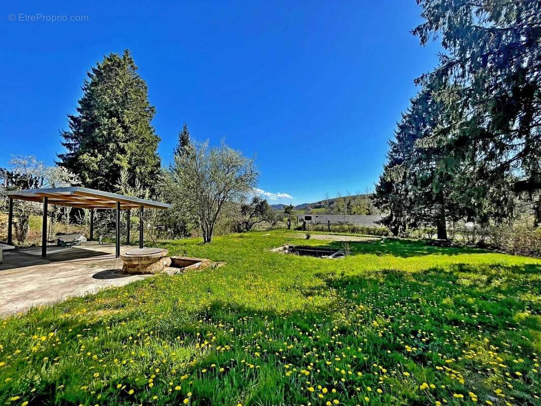 Maison à MONTSAUCHE-LES-SETTONS