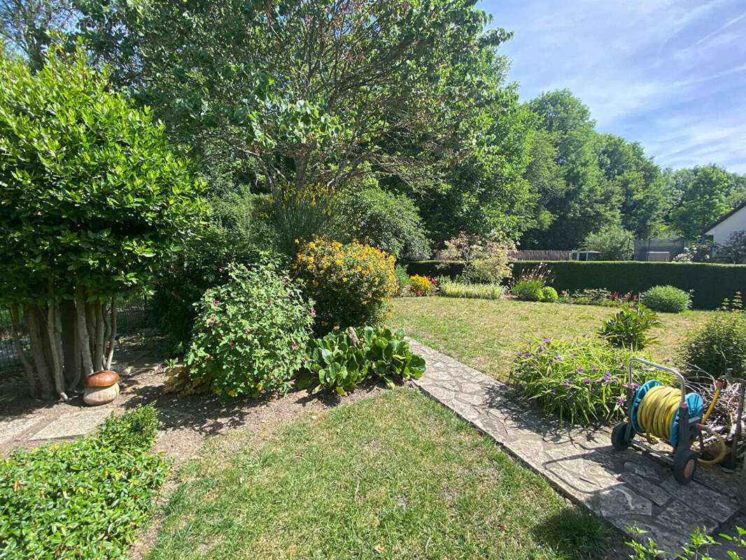 Maison à SAINT-JEAN-DE-BRAYE