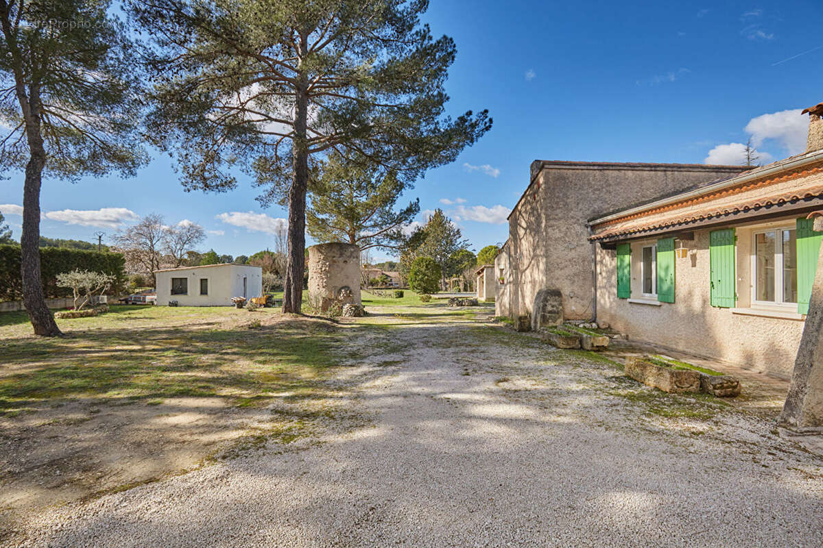Maison à SAINT-CANNAT