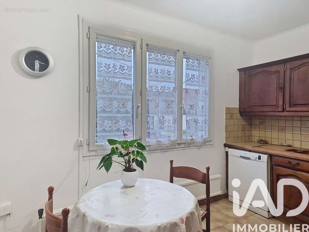 Photo 6 - Maison à LE MESNIL-SAINT-DENIS