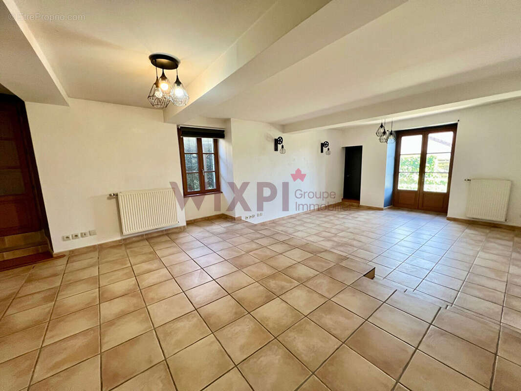 Appartement à SAINT-NAZAIRE-LES-EYMES