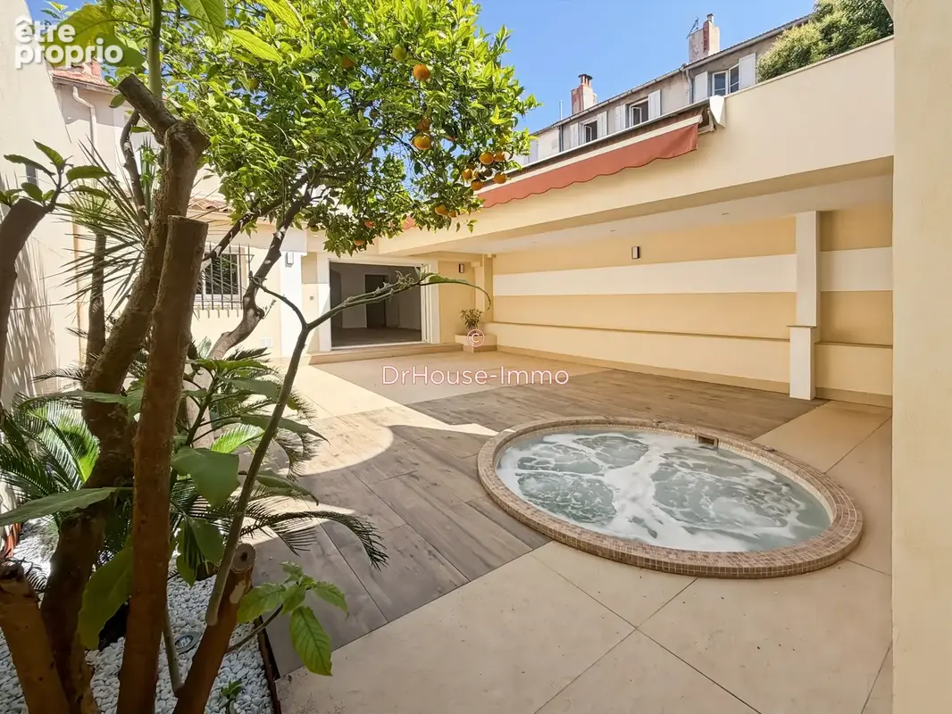 Maison 155 m² à Marseille-8e  - photo 2