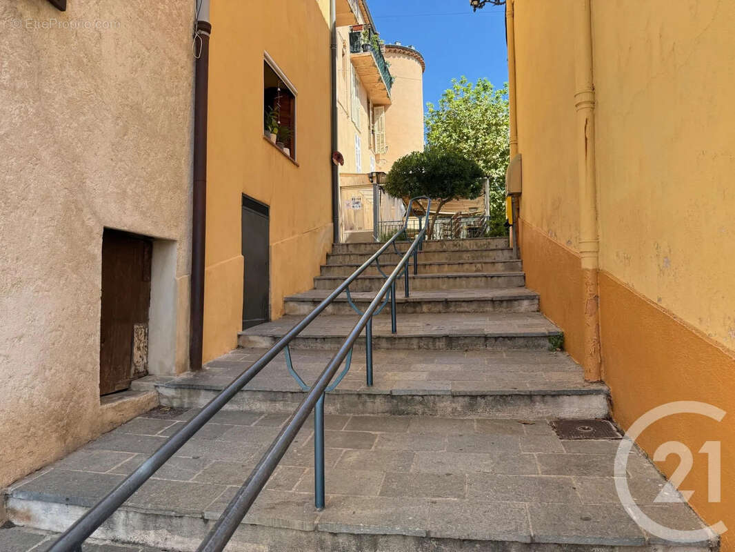 Appartement à CASTELLAR