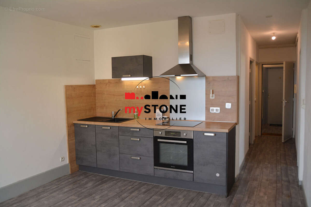 Appartement à CHALAMONT