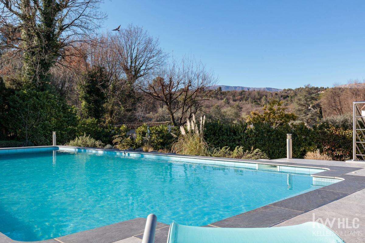 Maison à ROQUEFORT-LES-PINS