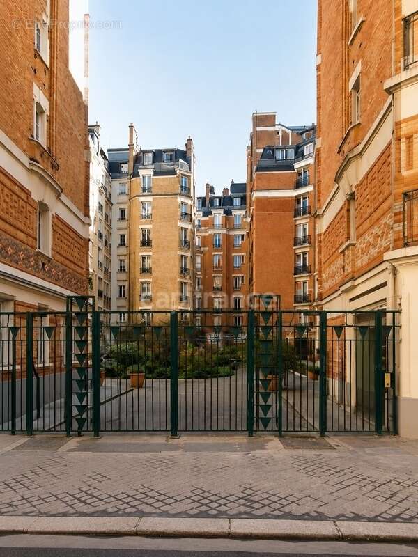 Appartement à PARIS-15E
