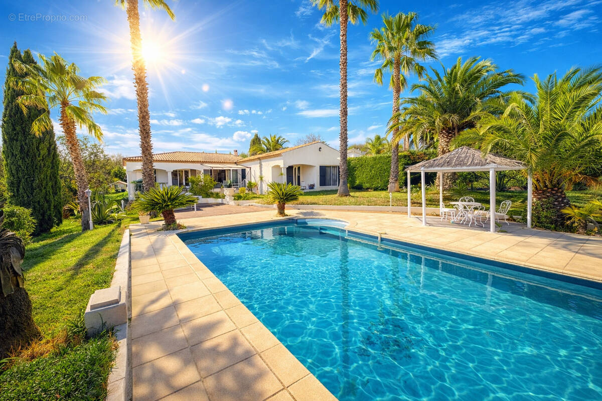 Maison à LE CASTELLET