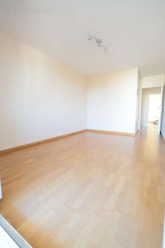 Appartement à SAINT-MAUR-DES-FOSSES