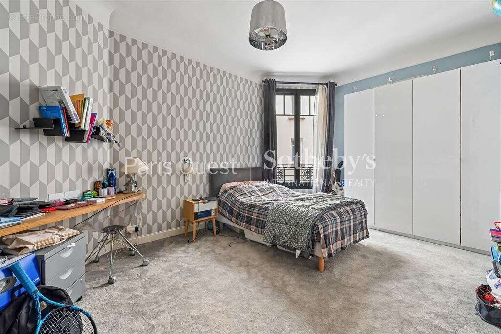 Appartement à NEUILLY-SUR-SEINE
