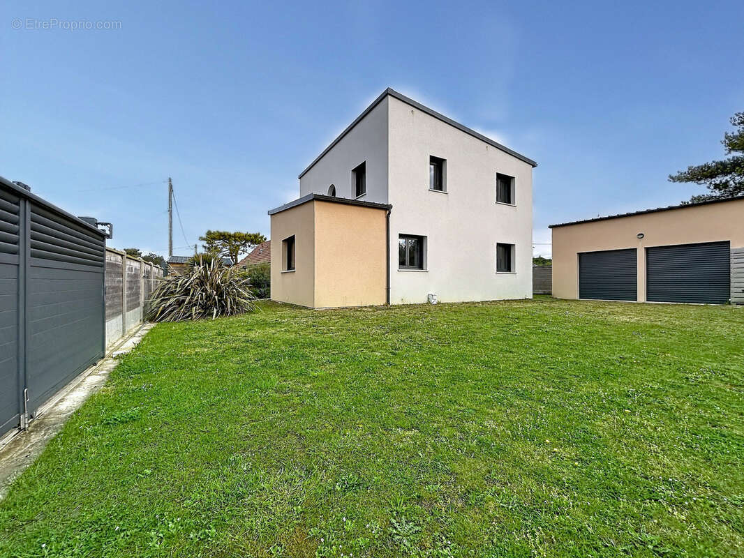 Maison à SAINT-GERMAIN-SUR-AY