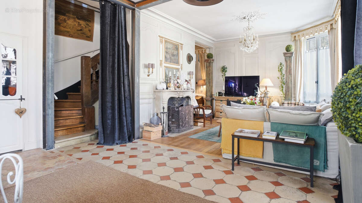 Maison à FONTAINEBLEAU