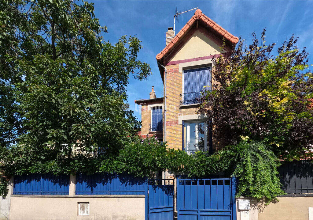 Maison à LE PERREUX-SUR-MARNE