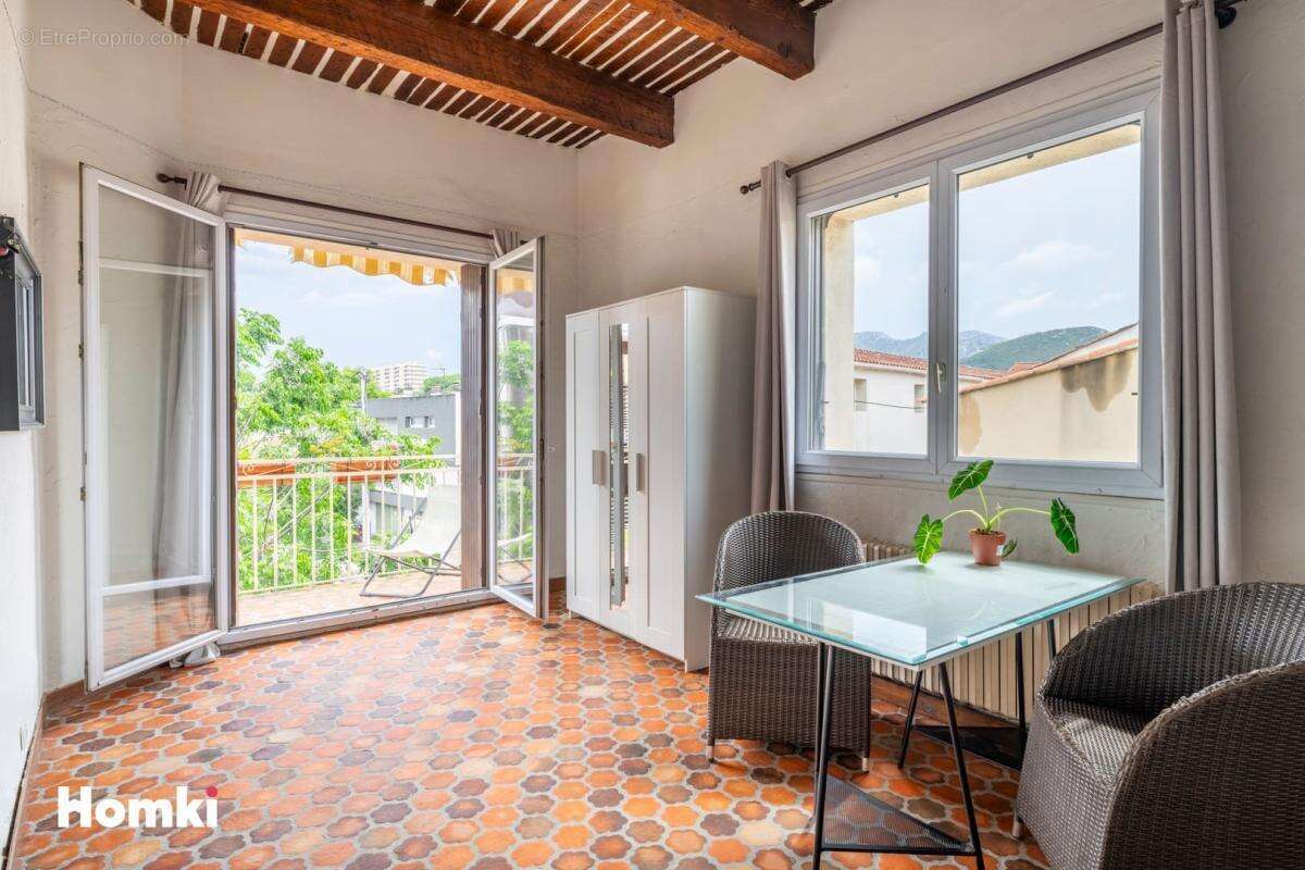 Appartement à MARSEILLE-9E