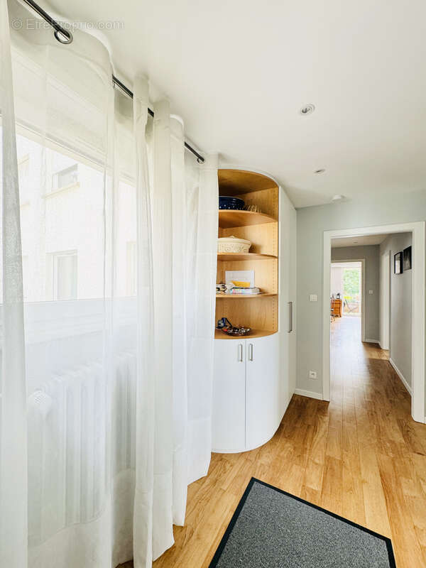 Mittelhausbergen beaux volumes pour ce 4/5 pièces avec balcons et garage - photo 5