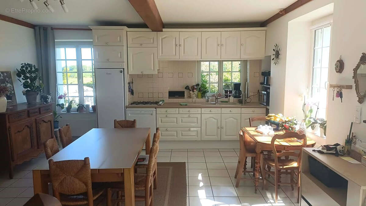 Maison à MENOMBLET