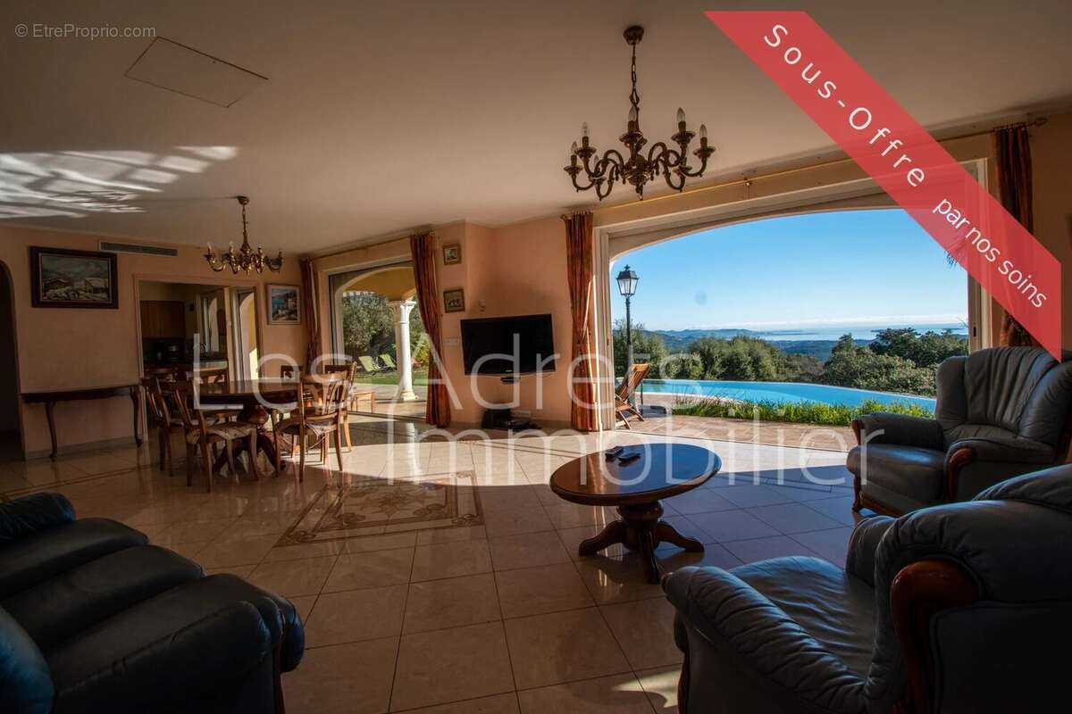 Maison à LES ADRETS-DE-L&#039;ESTEREL