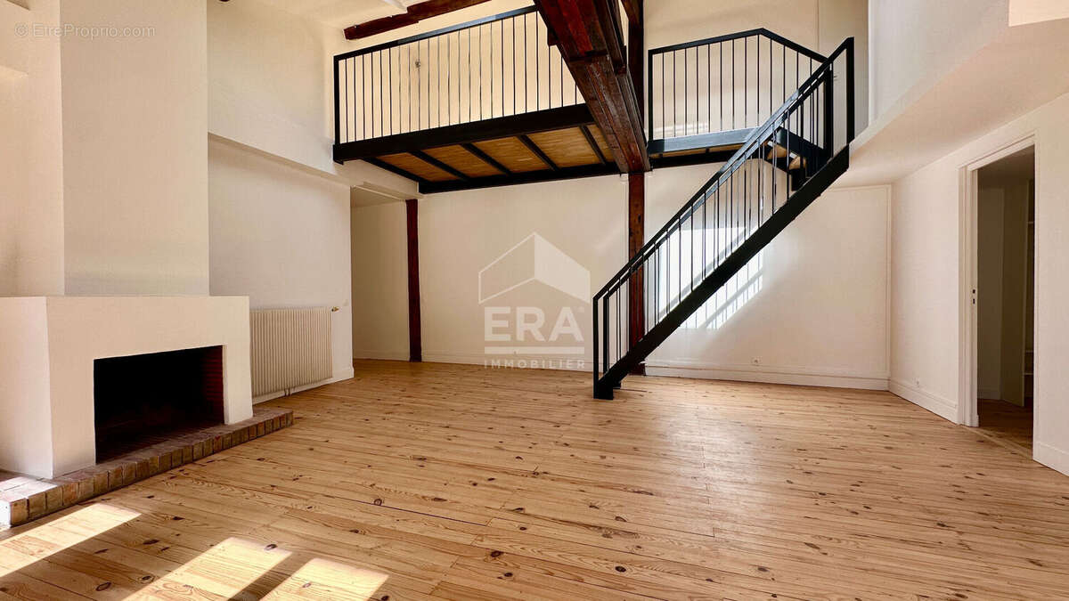 Appartement à PARIS-10E