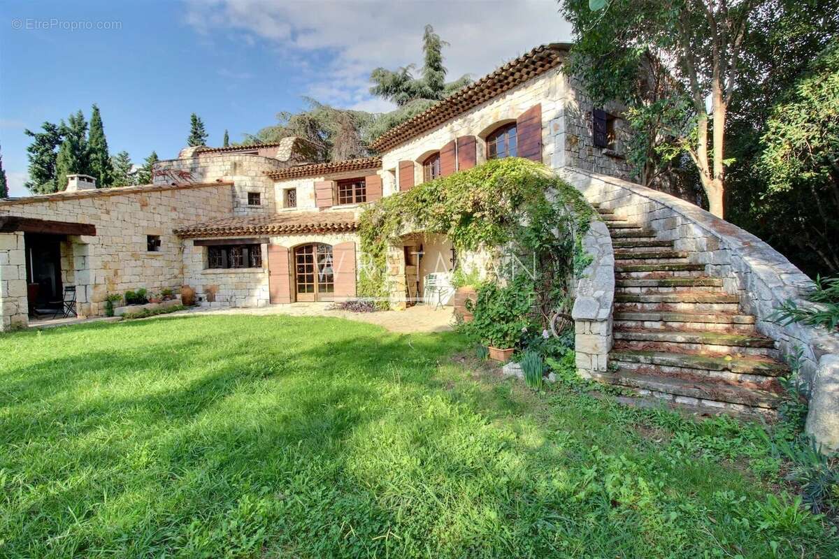 Maison à COLOMARS