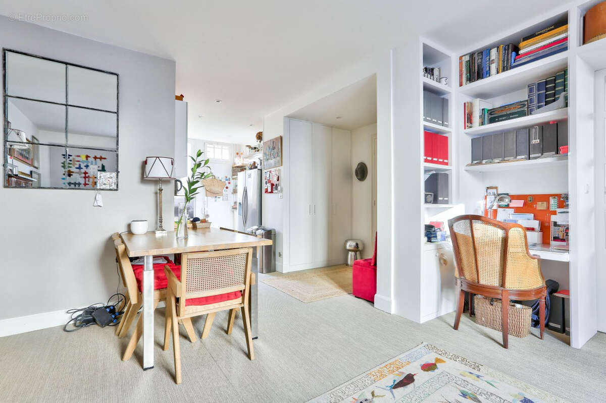 Appartement à PARIS-16E
