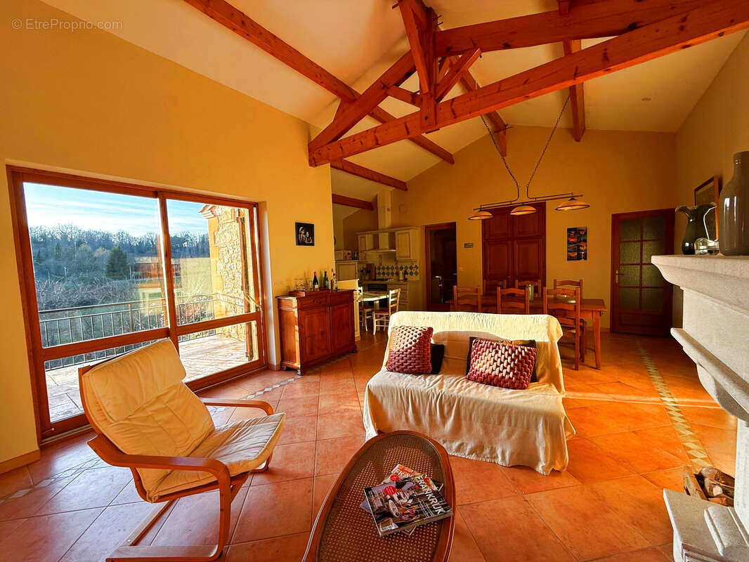 Maison à LACAPELLE-BIRON