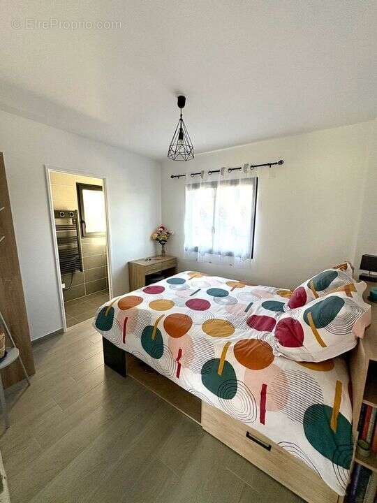 chambre 1 avec salle d'eau - Maison à ETAUX