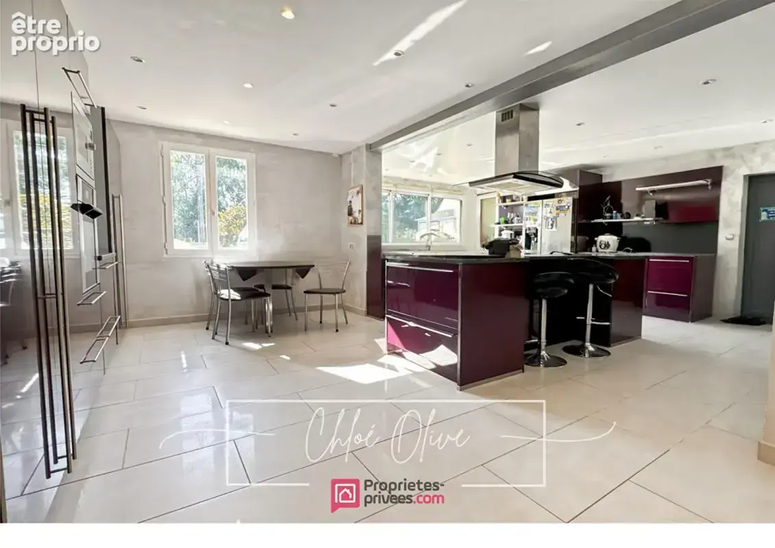 Maison familiale 310 m² , piscine- vue dégagée , crécy-la-chapelle - photo 6