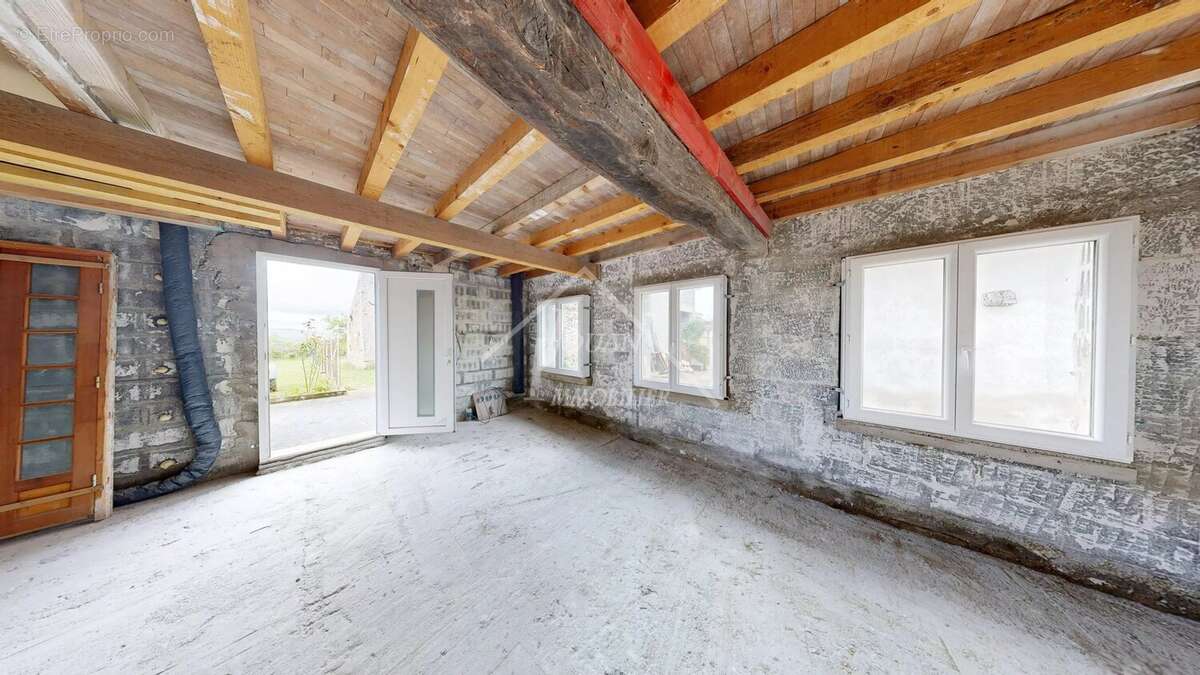 Maison à LE MAYET-D'ECOLE