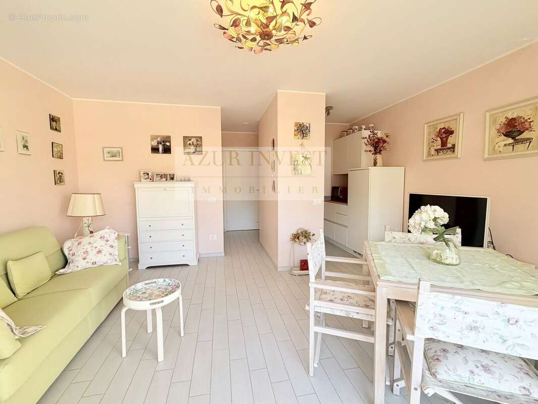 Appartement à ROQUEBRUNE-CAP-MARTIN