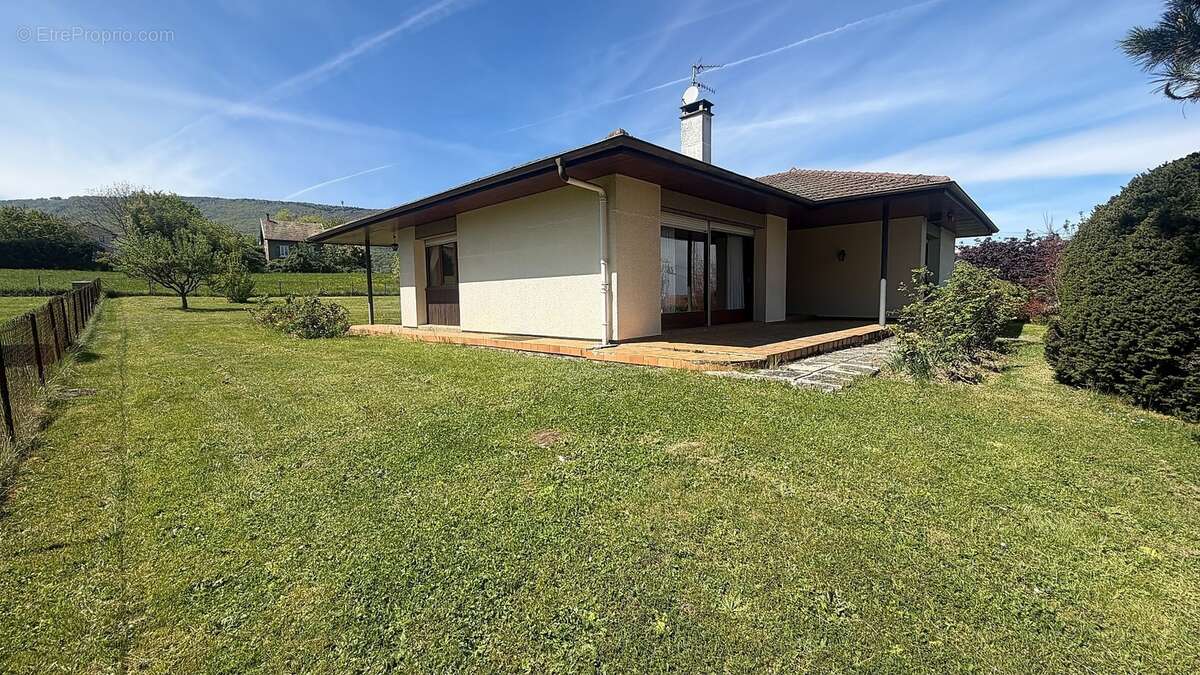 Villa individuelle de 195 m² de plain-pied - Maison à REIGNIER