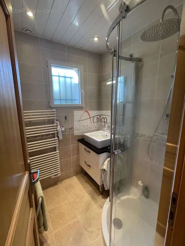 Maison à VAUX-LE-PENIL