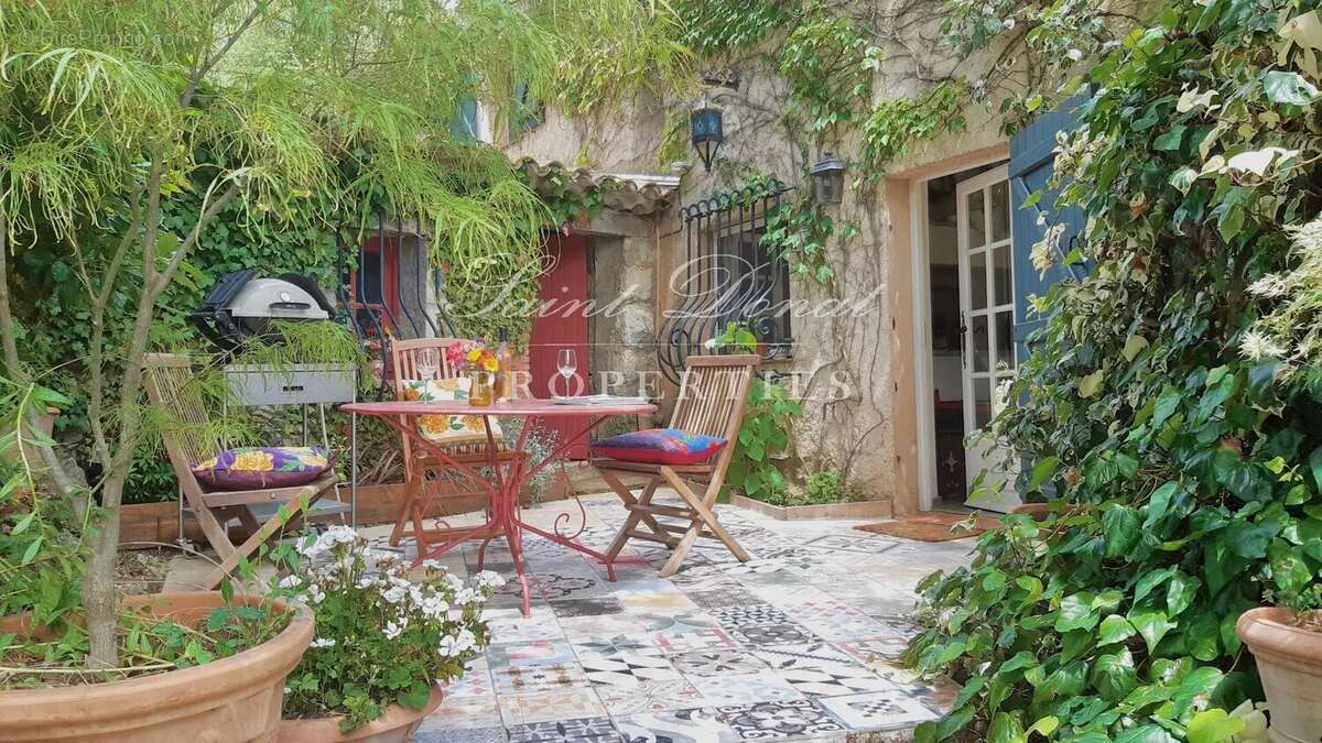 Maison à SAINT-VALLIER-DE-THIEY
