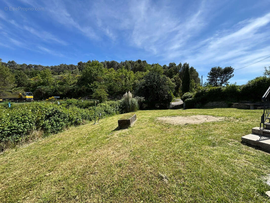 Autre à ENTRECHAUX