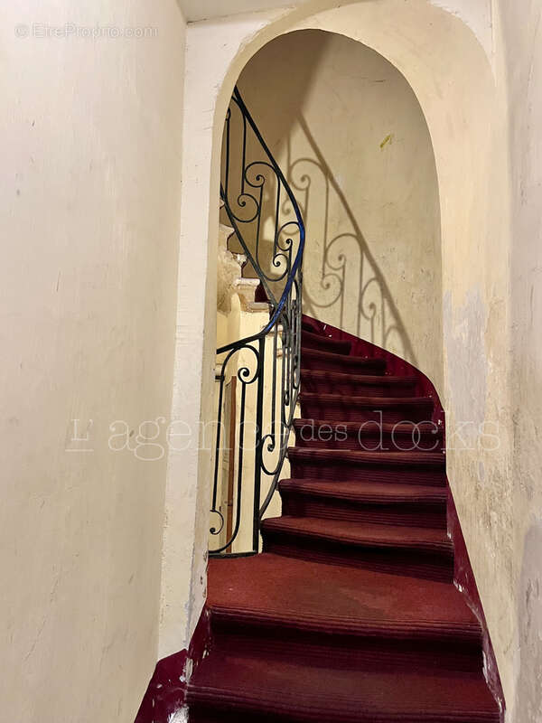 Bordeaux st pierre - t2 39m2 très bien placé rue du chai des farines - photo 9