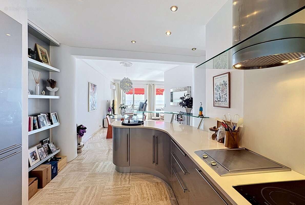 Appartement à EZE
