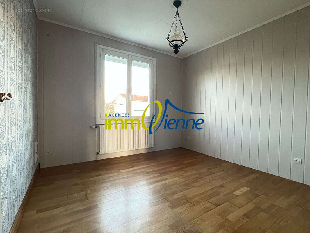 Maison à NIEUIL-L&#039;ESPOIR