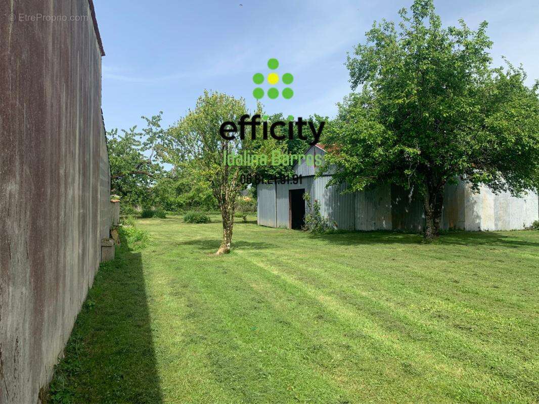 Terrain à CHEF-BOUTONNE