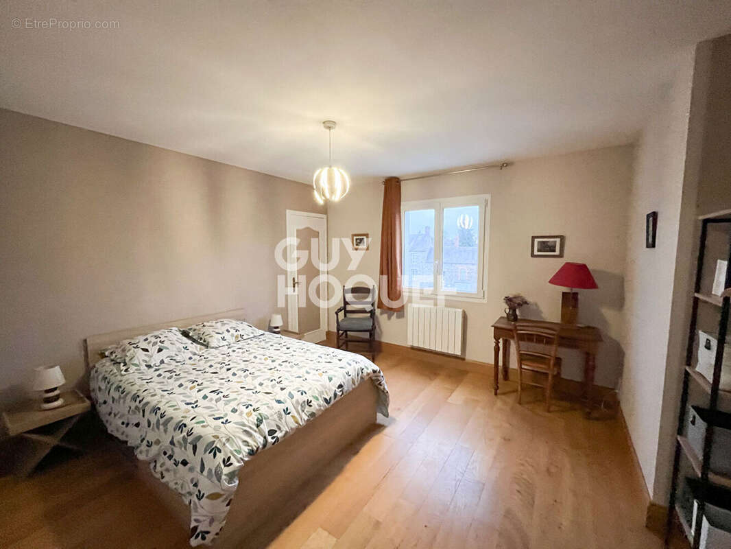 Maison à CONDE-SUR-NOIREAU