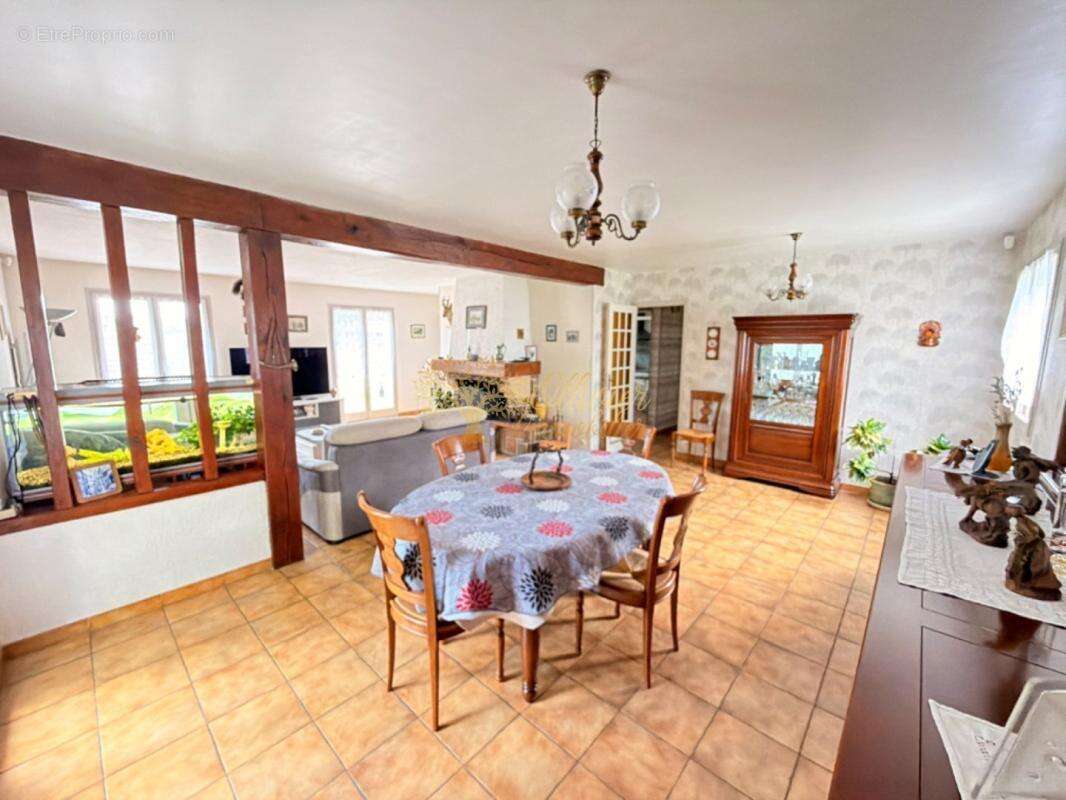 Maison à OZOIR-LA-FERRIERE