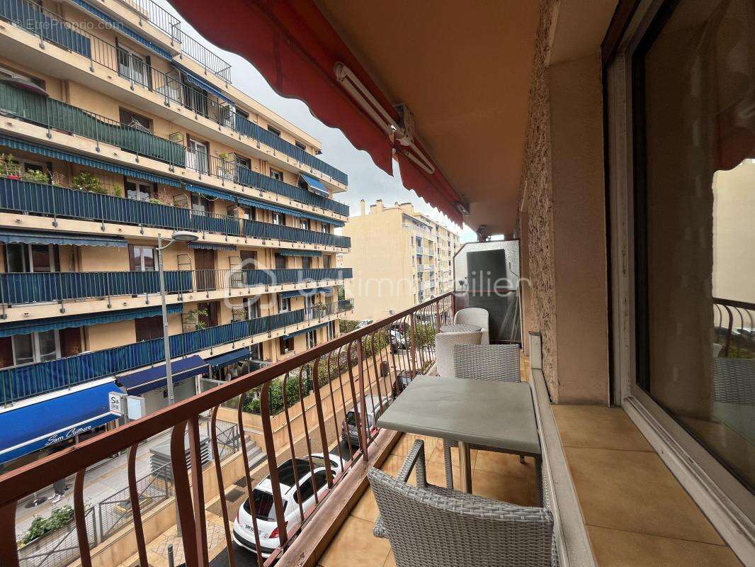 Appartement à VALLAURIS