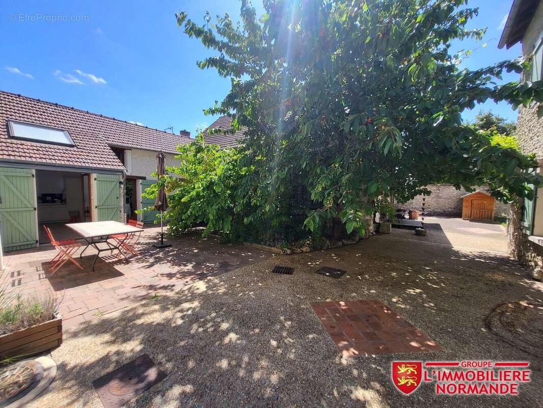 Maison à LIMETZ-VILLEZ