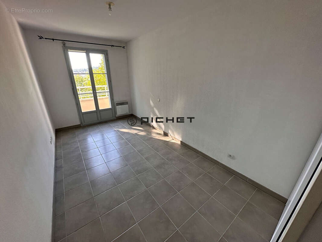Appartement avec terrasse et parking en sous sol - photo 6