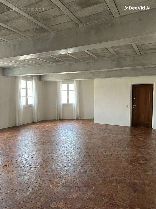 Appartement à L'ISLE-SUR-LA-SORGUE