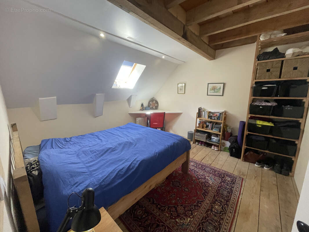 Maison à LA TOUR-D'AUVERGNE