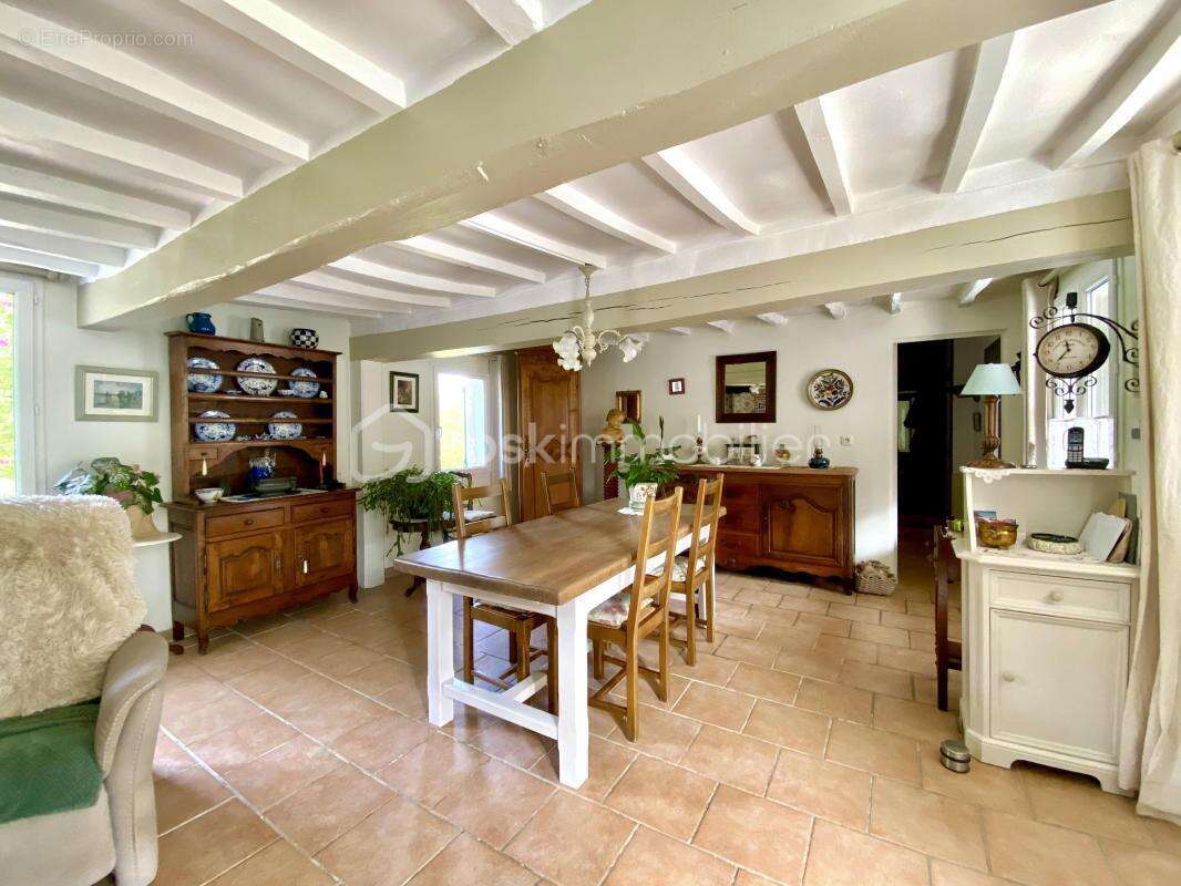 Maison à TOURS-EN-VIMEU