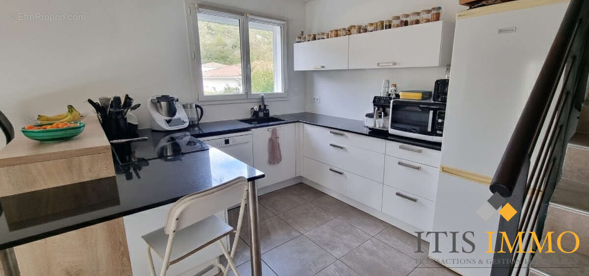 Maison à COMBAILLAUX