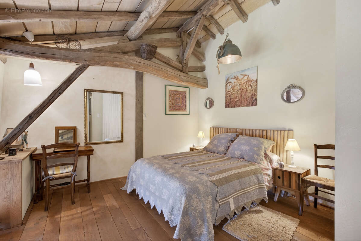 Maison à MONTREVEL-EN-BRESSE