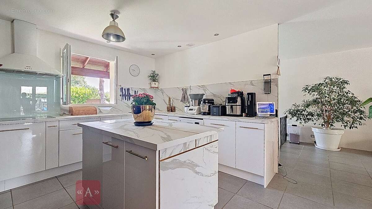 Maison à SAINT-SULPICE